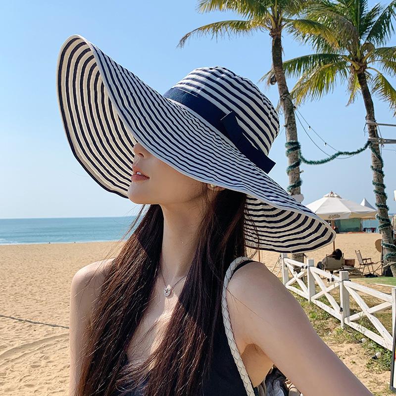 Ladies Summer Sun Hat Foldable Striped Vintage Large Brim Elegant Sunscreen Sun Hat Seaside Beach