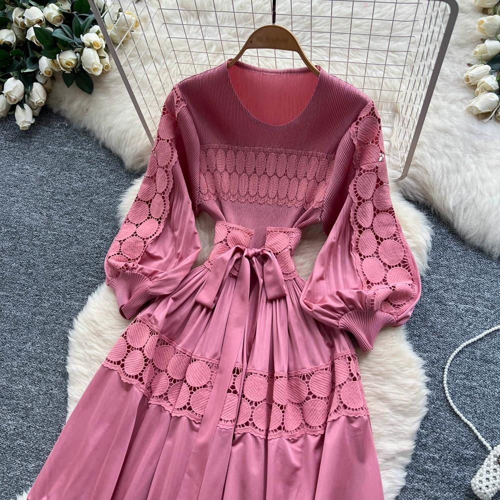 Retro Palace Style Dress for Women In Autumn and Winter A High-end Feel and Straps Waist Cinching Hollow Out Splicing Elegant Long Women Dress