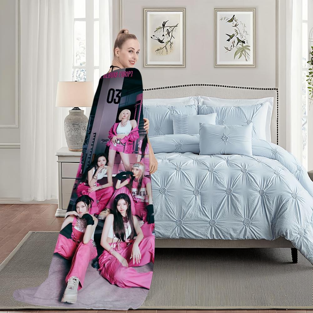 Coperta Kpop Girl B-Babymonster Drip Morbido Peluche Tappeto per Divano da Riposo per Soggiorno Caldo Ufficio Camera da Letto Compleanno Casa Viaggio Regali per Bambini