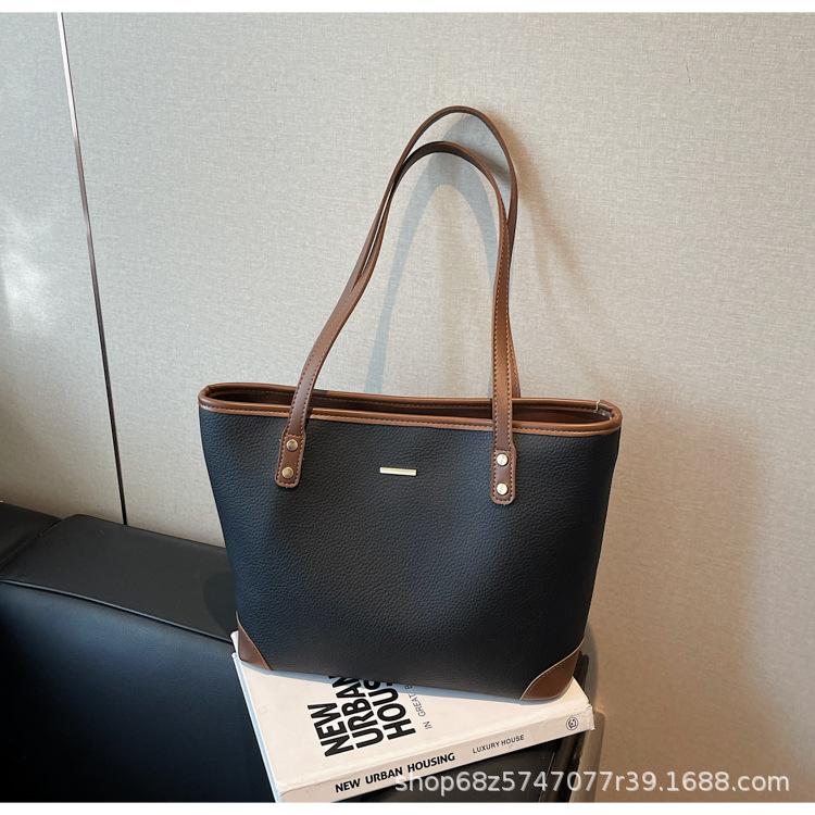 Large capacity tote bag women s 2025 new retro commuter shoulder bag fashionable versatile college student class handbag