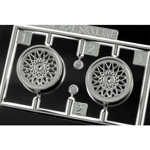 Hasegawa 1/24 Nissan Skyline GTS-R (R31) Dress-Up Plastic Model Kit 20657