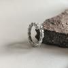Серебряное кольцо с фианитами, вес изделия 3,41 гр (2207771)