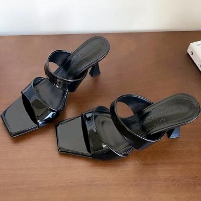 Modische Quadratische Zehenpartie Lackleder Damen Sandalen Sommer Offene Zehen Dünner Absatz Schlupf Sandalen Elegante Einfache High Heel Schuhe für Frau