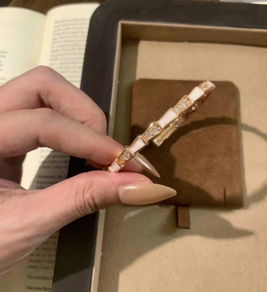 Elegant White Mother-of-Pearl Snake Bracelet for Women - Light Luxury Fashion Accessory