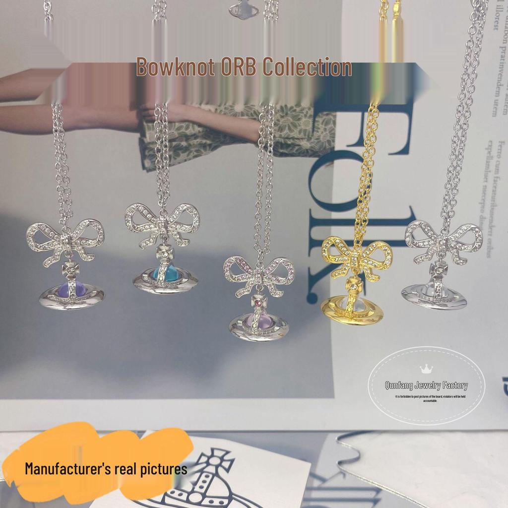 Vivienne Westwood Rosa rosett Orb halsband: Damernas Högkvalitativa 3D Saturnus Nyckelbenskedja med Basketbollberlock.
