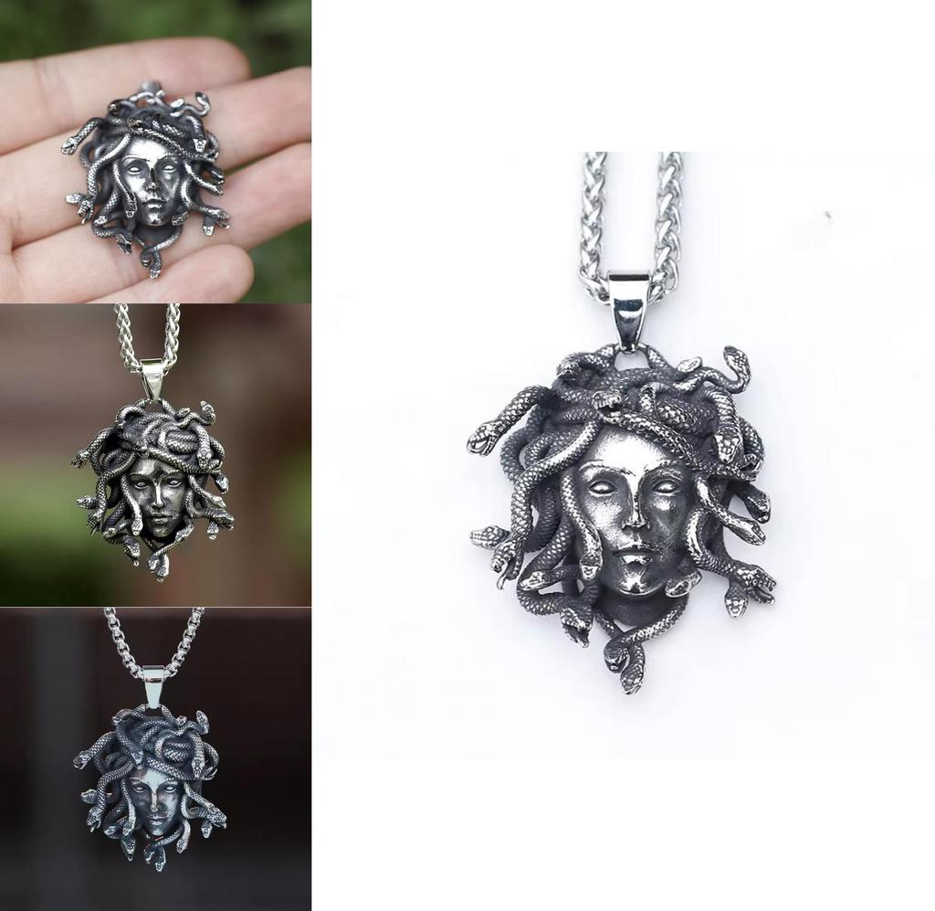 Collana Mitologica Medusa con Ciondolo Serpente in Lega di Zinco per Appassionati di Moda Gotica