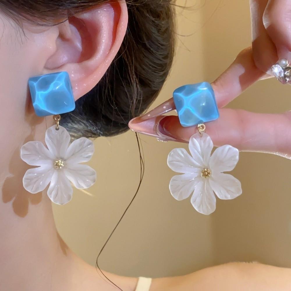 Exaggerated Women Earrings Temperament Ladies Stud Earrings Acrylic Flower Earrings  Beach Vacation