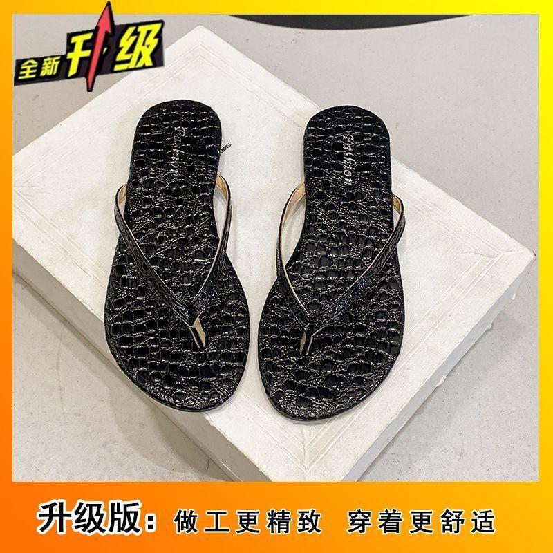 

2025 summer new women s flat slippers non-slip soft bottom comfortable home wear pinch foot beach flip-flops women 36