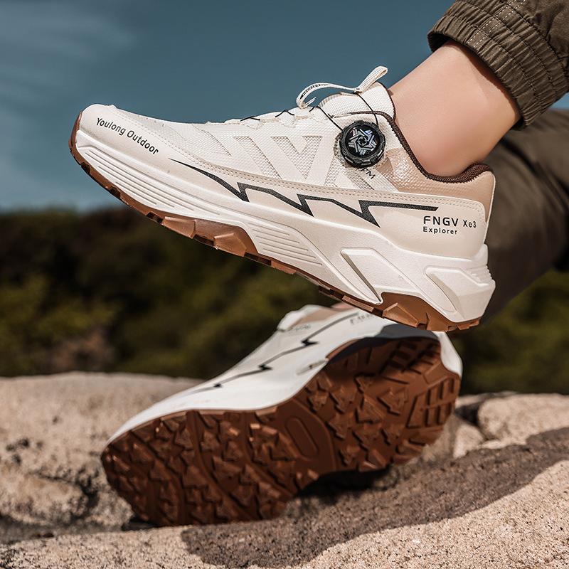 New Hiking Shoes Outdoor Travel Men's Leisure Pass Rotating Button Crawling Off-road Hiking Shoes