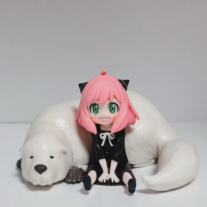 

Anya & Bond Figure