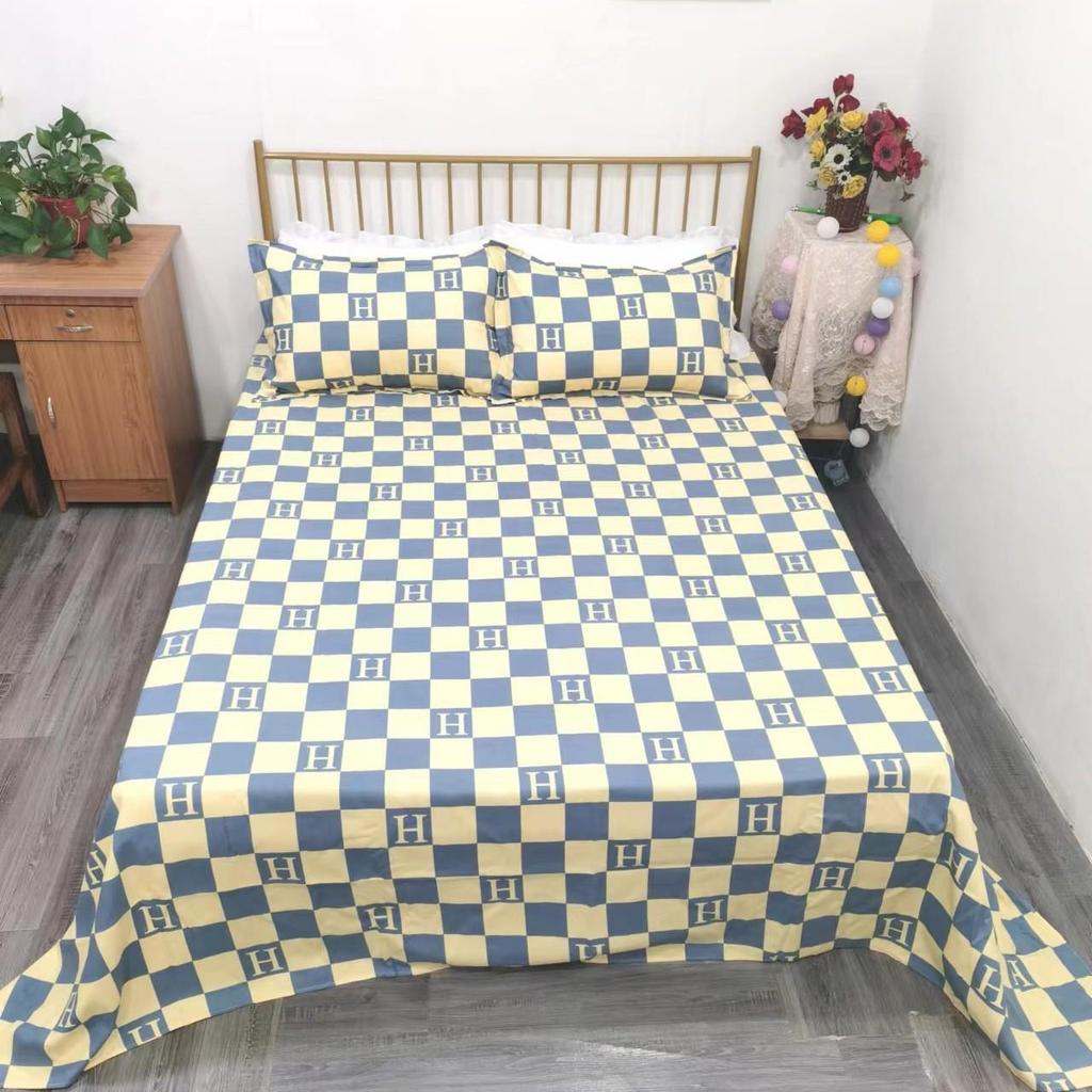 Cartoon Flannel Bed Sheet - Double or Single Size, Perfect for Dorms, In Stock
