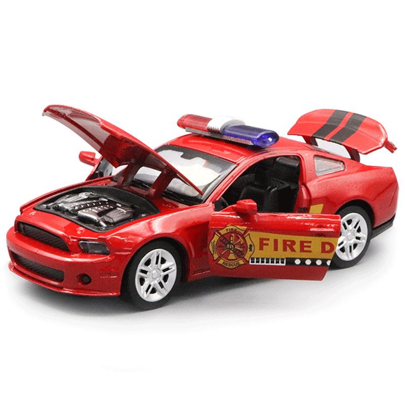

1:32 Die Casting Model Alloy Police Car Model Double Door Openable Children s Toy Car Pendulum Power Back Car Model boy gifts красный