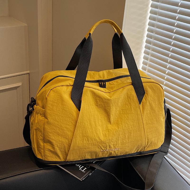 Women's Large Capacity Fashion Travel Duffle Bag - Lightweight Handheld for Sports, Fitness, and Short Trips