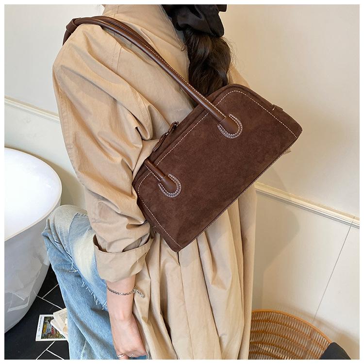 Large-capacity bag women's autumn and winter versatile 2026 new shoulder underarm bag work commuter pillow bag