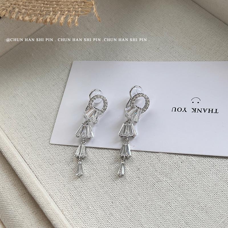

Tassel long earrings, celebrity style silicone ear clips, no ear piercings, personality, advanced sense, mosquito coil disc earrings, women