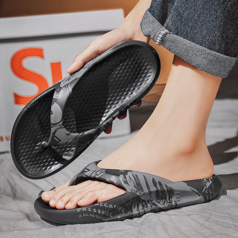 Slippers Men's Summer Flip-flops Wear Non-slip and Deodorant Men's Outdoor Wear Beach Sandals Men's Trendy Models