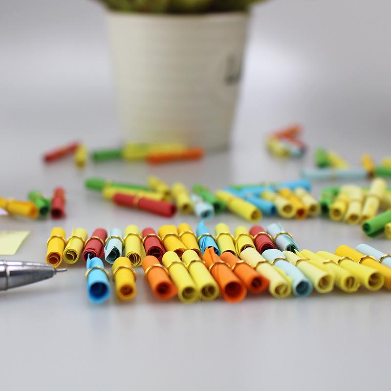 

Разноцветные мини-свитки бумаги для желаний с металлическими кольцами для посланий-благословений 3cm x 6cm