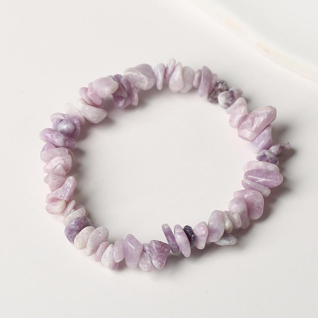 Elastisches Armband mit natürlichem Citrin-Chip: Unregelmäßige Rohsteinperlen in einem frischen, vielseitigen Stil