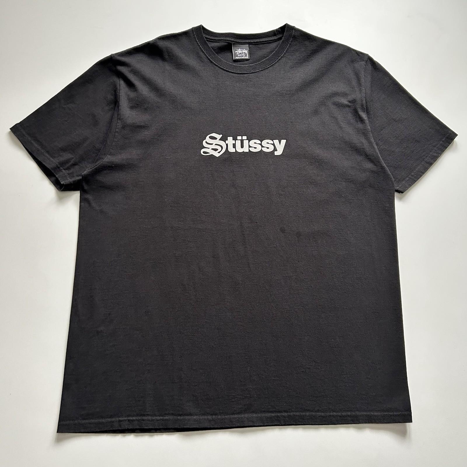 Футболка Stussy Размер XL Шрифт Old English Название вышито Выцветший черный Редкая 100% хлопок Унисекс Футболка S