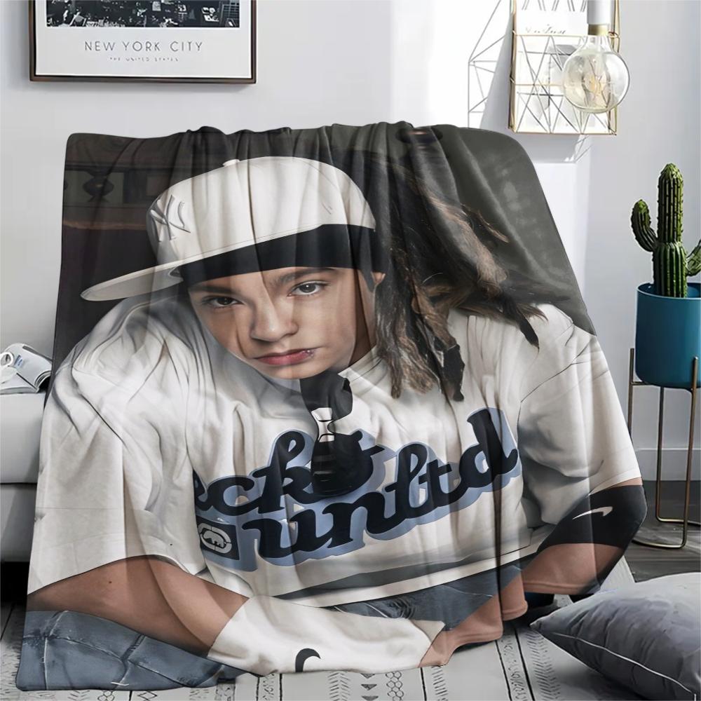 1PC Tom Kaulitz Print Flannel Blanket, High quality Comfortable for All Seasons, Home Decor, Warmth and Comfort, Perfect for Christmas Gifts