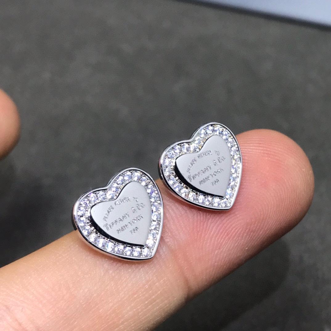 Heart Rhinestone Stud Earrings: Silver Needle, Elegant Peach Heart Design for Women