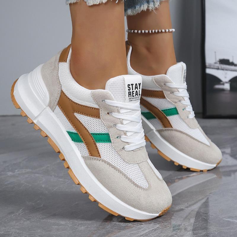 Women's Spring Thick-Soled Color-Blocked Gump-Style Casual Sports Shoes, Slim-Fit Footwear, Available In Large Sizes.