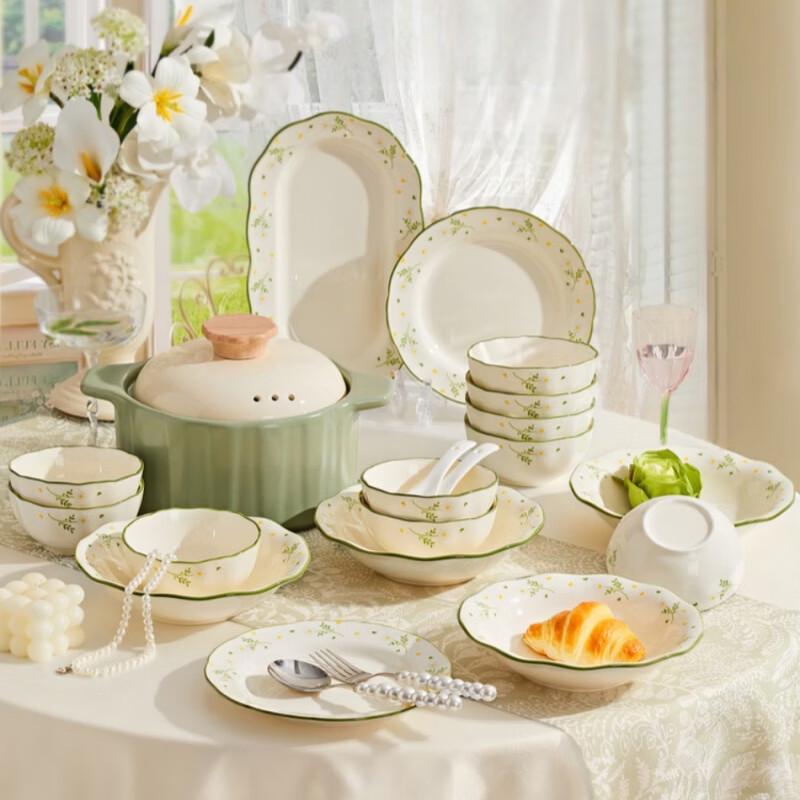 Nordic Daisy 31-Piece Ceramic Dinnerware Set