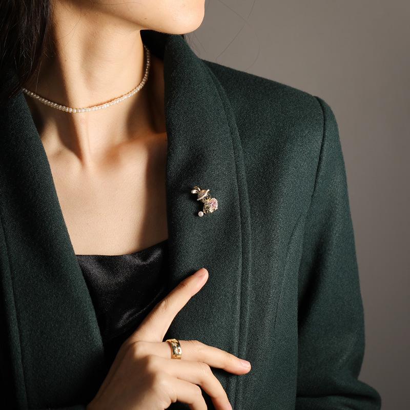 Bo Xin Yun Cute Bunny Zircon Pearl Brooch – Cartoon Rabbit Anti-Exposure Collar Pin