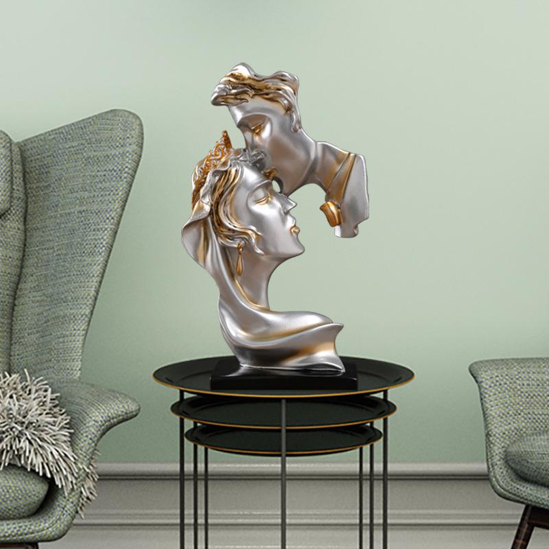Home Character Ornaments Resin Situation Office Decorations Handicrafts Creative Love Sculpture Light Luxury Art Decoration