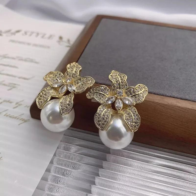 Temperament Flower Imitation Pearl Stud Earrings Women Luxury Inlaid Sparkling CZ Stone Fashion Wedding Bride Jewelry Wholesale