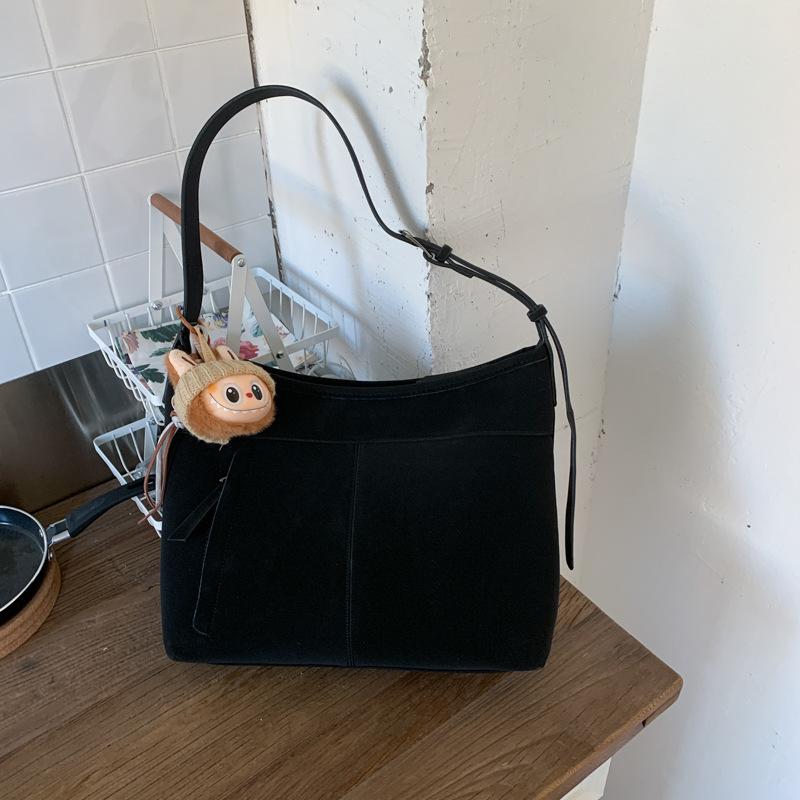 Retro commuter messenger bag 2025 autumn new fashion versatile casual large capacity shoulder bag foreign tote bag