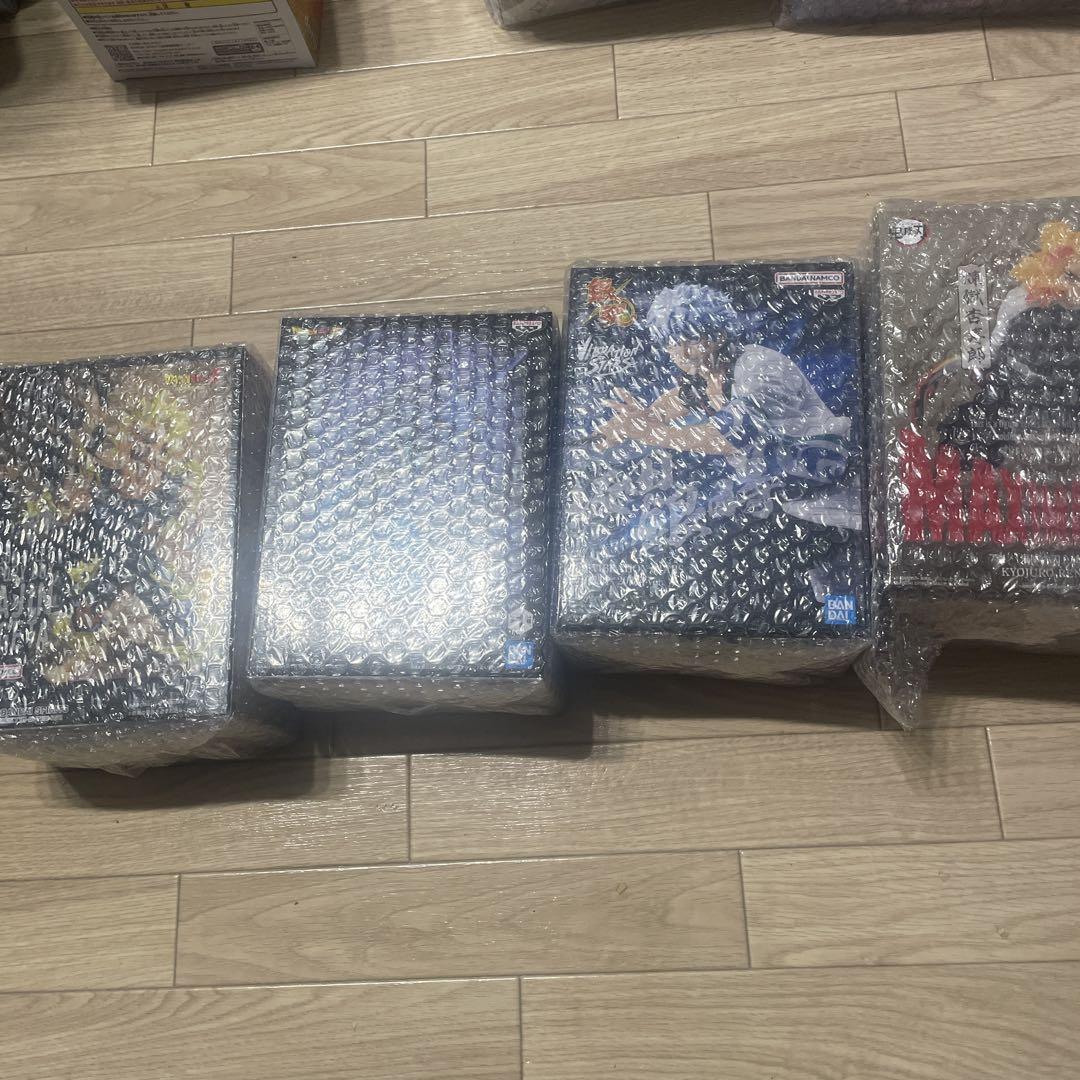

[USED] Jump Figure Set of 4: Dragon Ball, Demon Slayer, Gintama