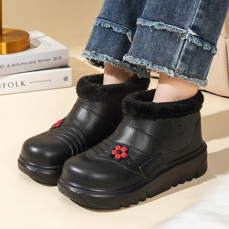 

Водонепроникні зимові черевики з високим верхом, потовщеною ізоляцією та нековзкою підошвою 39 холодний колір чорний