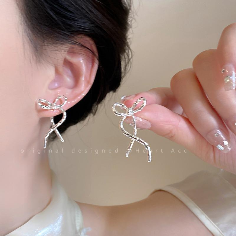 INS-style Minimalist Silver Needle, Versatile Plain Ear Hoop, Light Luxury Metal Round Hoop Earrings, High-end Ear Jewelry
