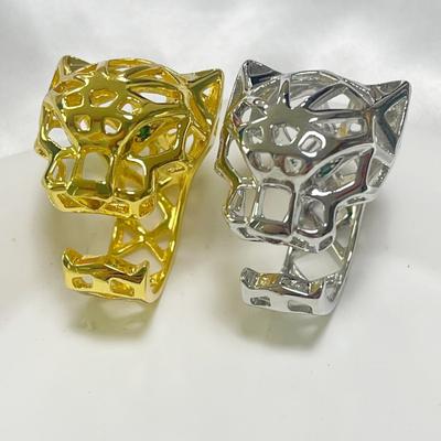 Módní dutý vyřezávaný prsten s plným diamantovým vzorem prstenu pro muže a ženy, oblíbený vykládaný prsten v punkovém stylu