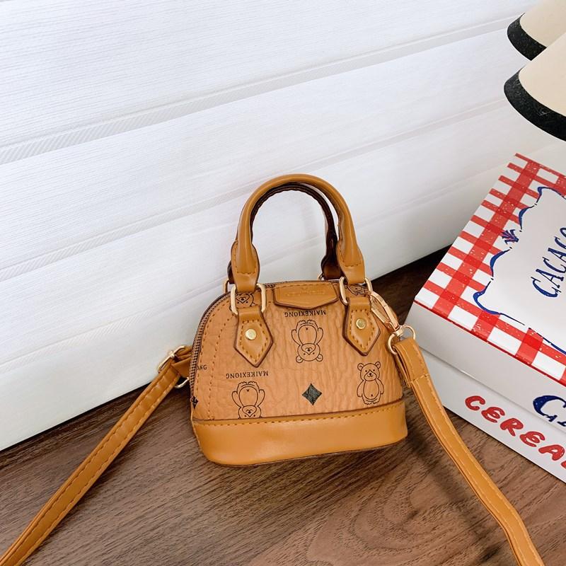Children's messenger bag, girl shell bag 2025 new fashion simple bear printing mini portable bag
