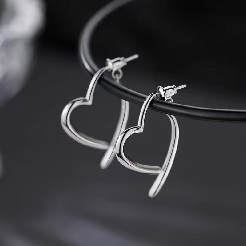 Женские Серьги-сердечки в стиле легкой роскоши, нишевые 1 pair