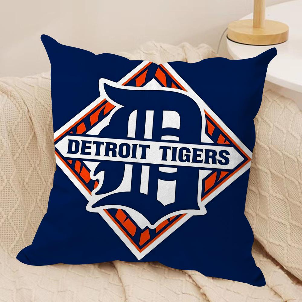 DDetroit TTigersS Cushion Cover Soft Plush Throw Pillow Cover DoubleSided Decorative Cushion Case Sofa Bedroom Home Decor