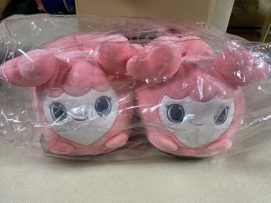 [USED] TWICE LOVELYS Momo Plush Slippers Gigo Limited Edition