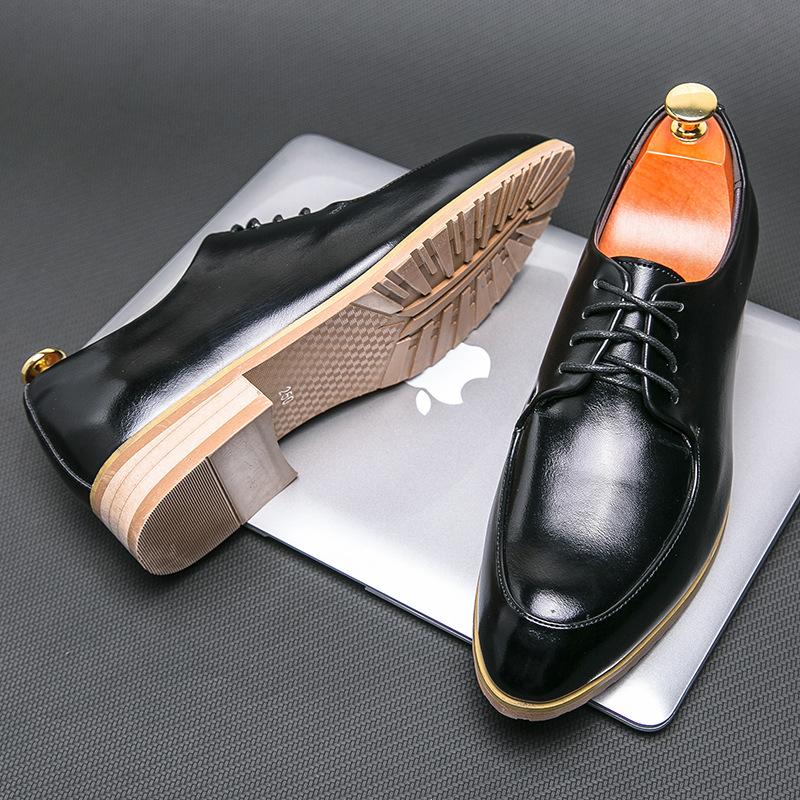 

Large size autumn casual shoes men s gouging lazy shoes trendy hairstylist wedding shoes white pointed leather shoes 38 чёрный