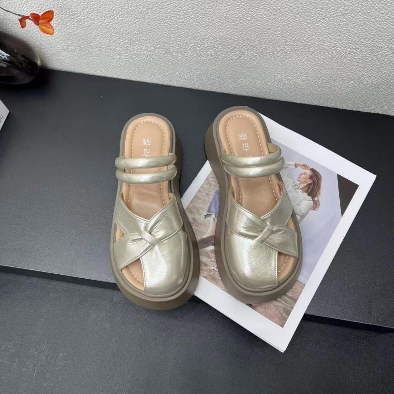 Fashion outer wear bag head design sense niche platform slippers women's summer new non-slip skirt platform shoes