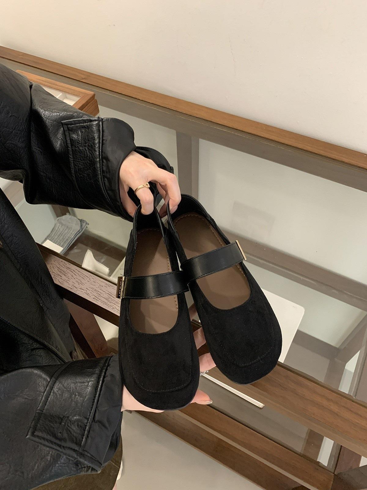 

Soft-soled French flat Mary Jane single shoes women s 2025 autumn new style with skirts, small leather shoes, ballet beanie shoes trend 40 чёрный