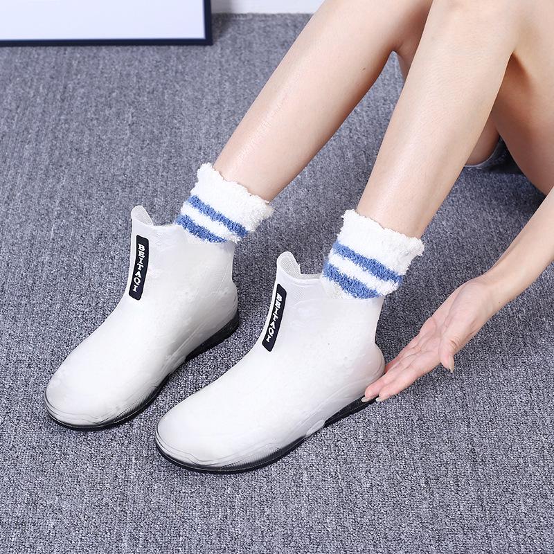 Stylish Women's Transparent Non-Slip Rain Boots - Short Rubber Jelly Shoes