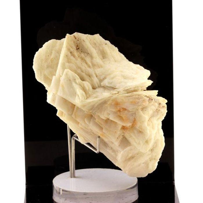 Pierres et Minéraux. Baryte. 1852.80 ct. Les Cèdres mine, Montdardier, Gard, France.