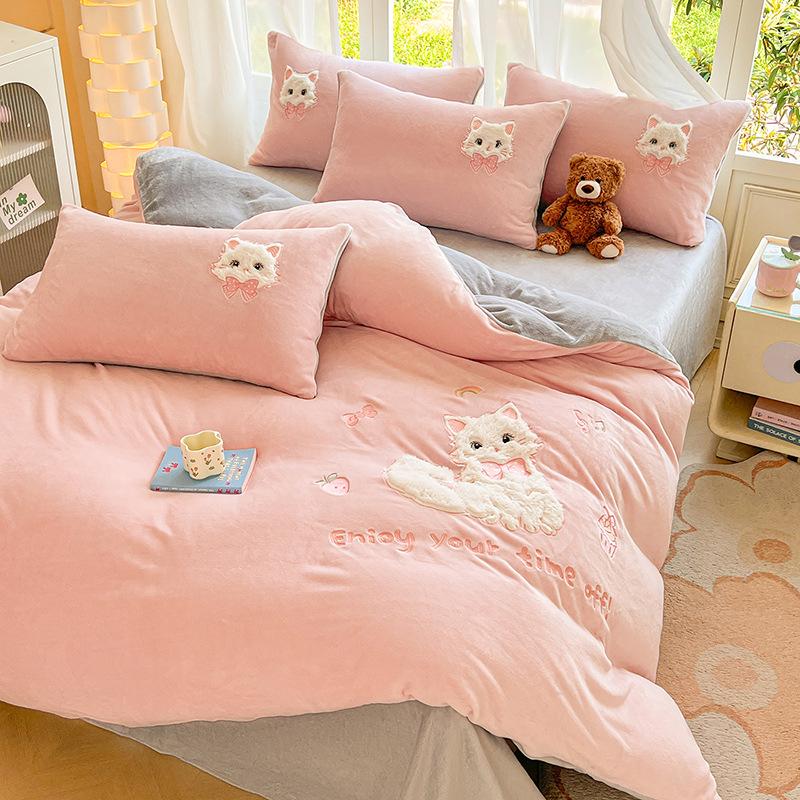 2025 Winter Milk Velvet 4-Piece Set: Thick Warm Double-Sided Fleece Bed Sheet, Fitted Sheet & Duvet Cover.