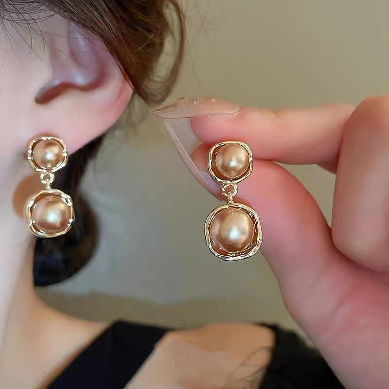 Korean Elegant Pearl Stud Earrings for Women: Versatile, High-Class Style Jewelry