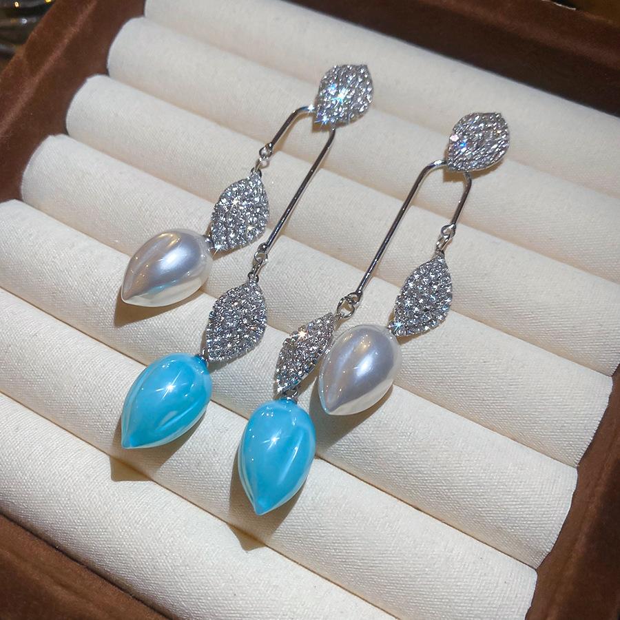 Rhinestone Acrylic Leaf Pendant Earrings Stylish Design Ear Jewelry