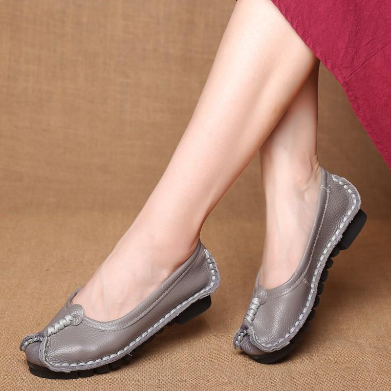 Женская обувь на плоской подошве 2026 Новая кожаная обувь с круглым носком и неглубоким вырезом однотонная повседневная обувь ретро кожаные туфли-лодочки для женщин балетки 34 темно-серого 2780₽