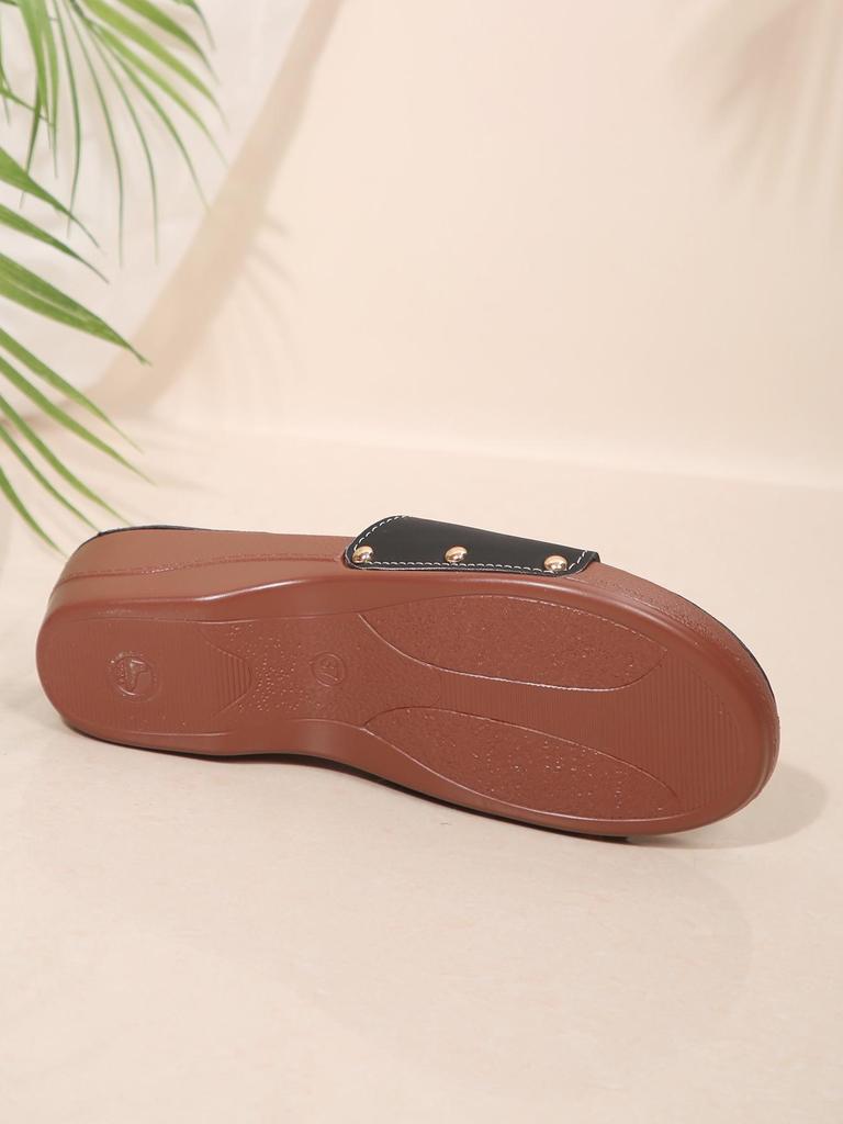 Übergröße Schnallenriemen Nieten Plateau Sandalen - Damen 2025 Frühling/Sommer Kollektion