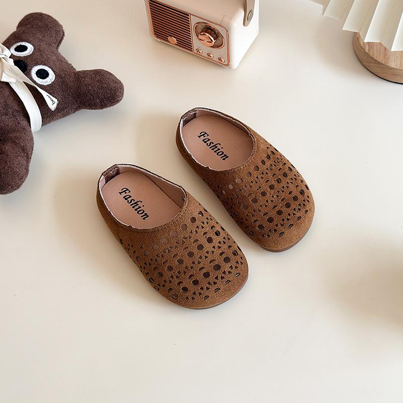 Meisjes Pantoffels Buitenshuis Uitgehold Trendy Kindersandalen Casual Zachte Zool 2025 Zomer Nieuw Kinderen Strand Schoenen Antislip Ins